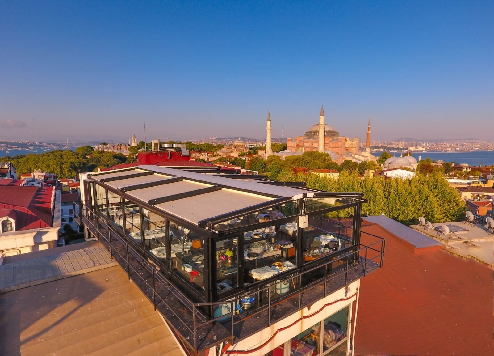 Deraliye Terrace Restaurant in Istanbul